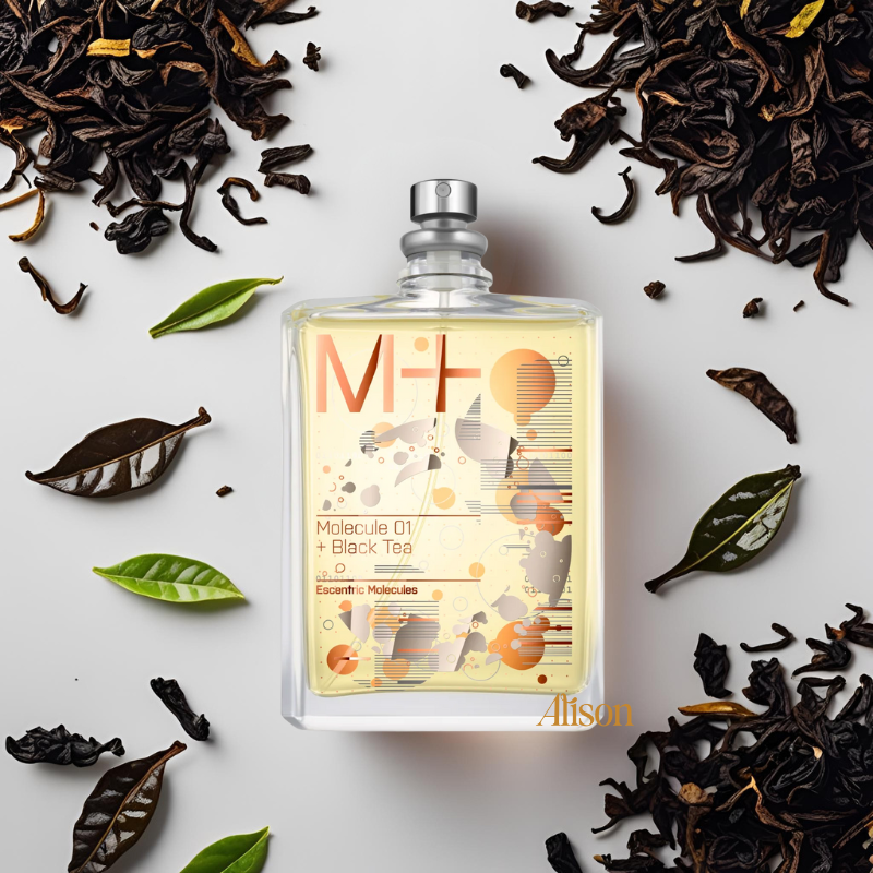 Escentric Molecules Molecule 01 + Black Tea